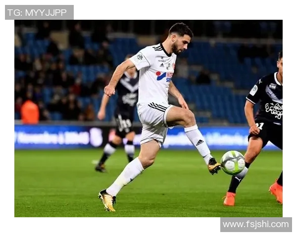 法甲激战甘冈迎战亚眠谁能在这场对决中笑到最后