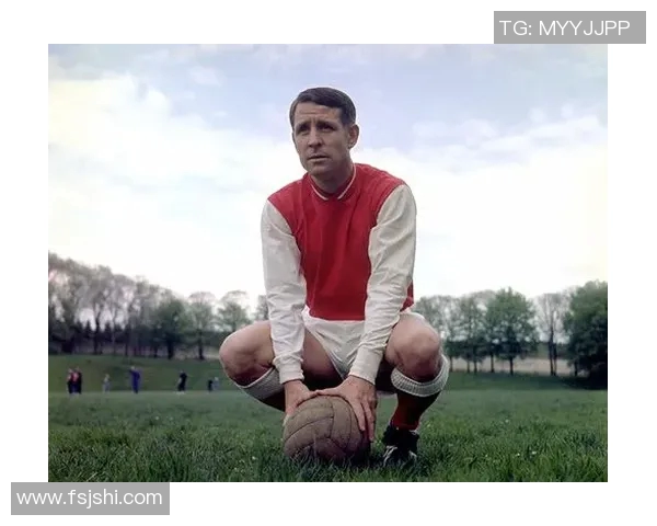 马丁内斯的传奇之路:从青涩少年到足球巨星的成长历程